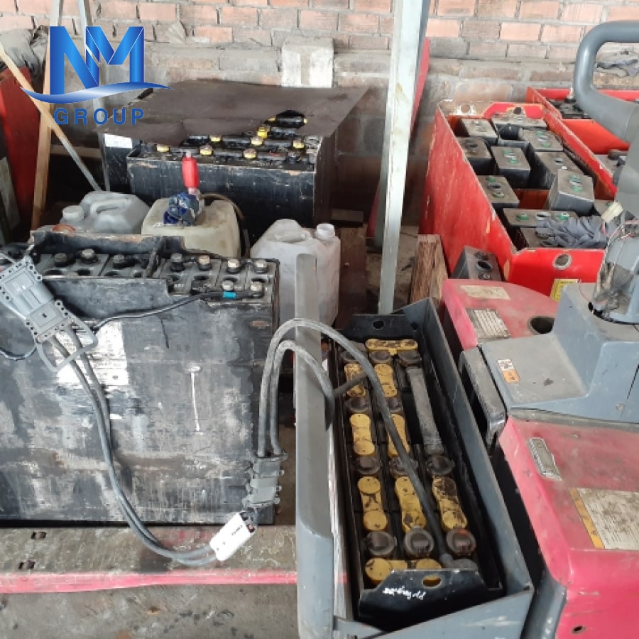 nổ bình ắc quy xe nâng điện